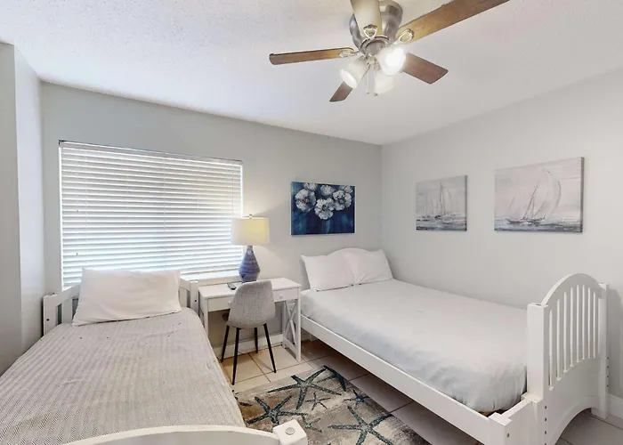 Beachfront With Gulf Views Pool Washer Dryer & Ac Holiday home *